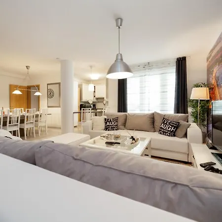 Gde Hollo * Boedapest