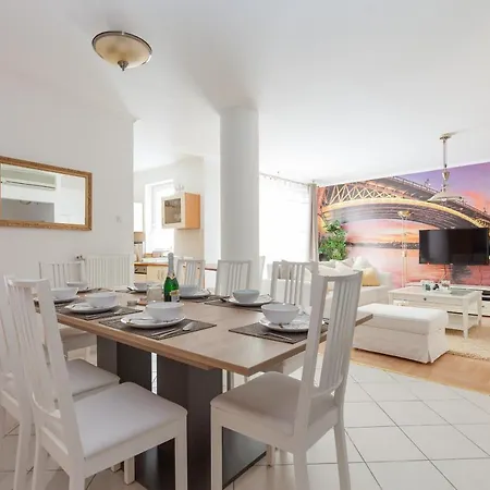 Gde Hollo Appartement