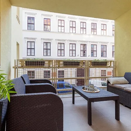 Lägenhet Gde Hollo Budapest