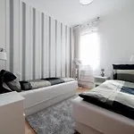 Gde Hollo Budapest