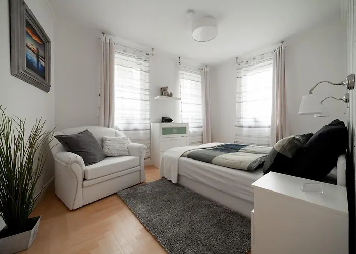 Gde Holló * Budapest
